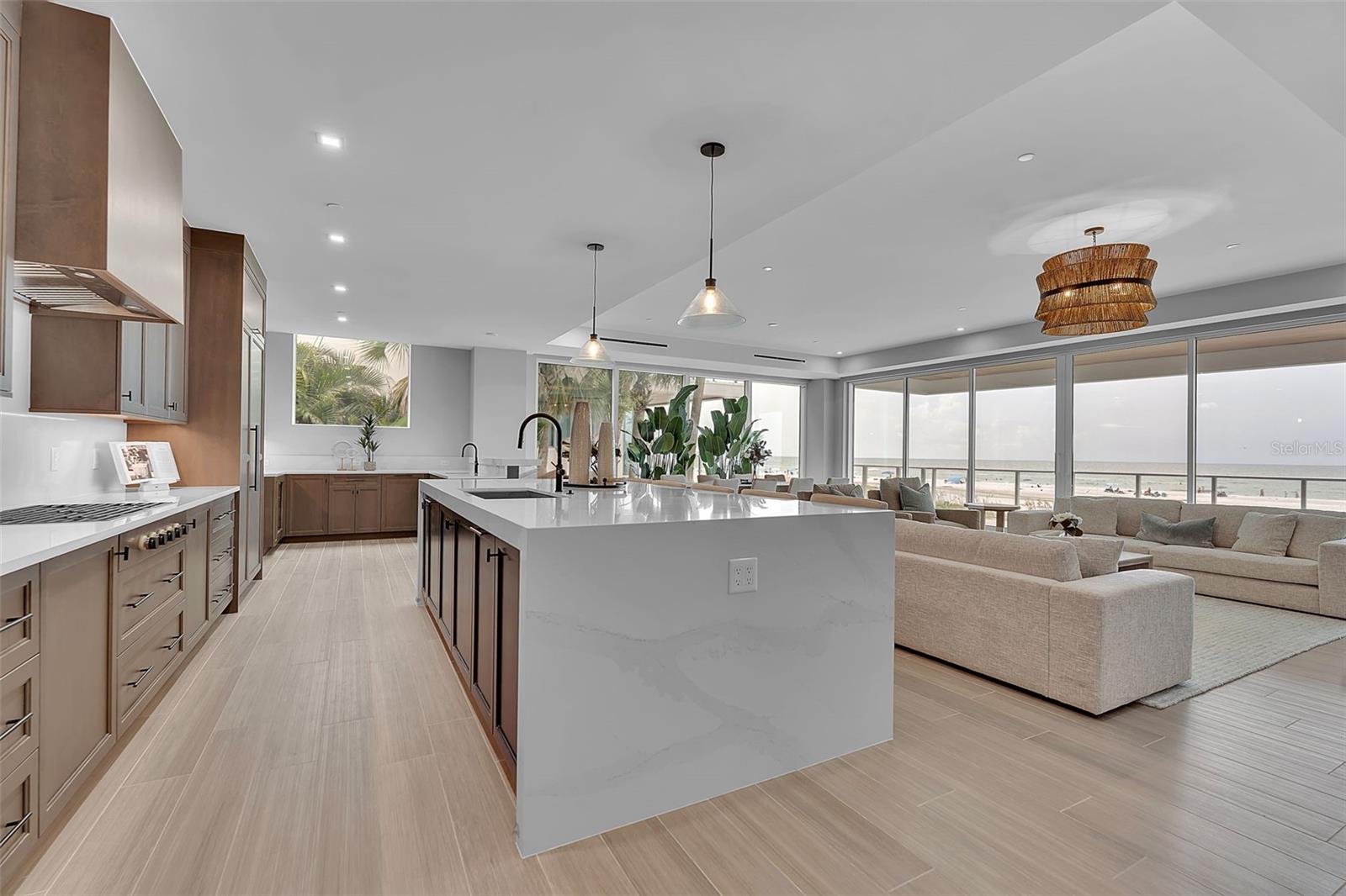 2nd image of 70 Avenida Veneccia, Sarasota, FL 34242