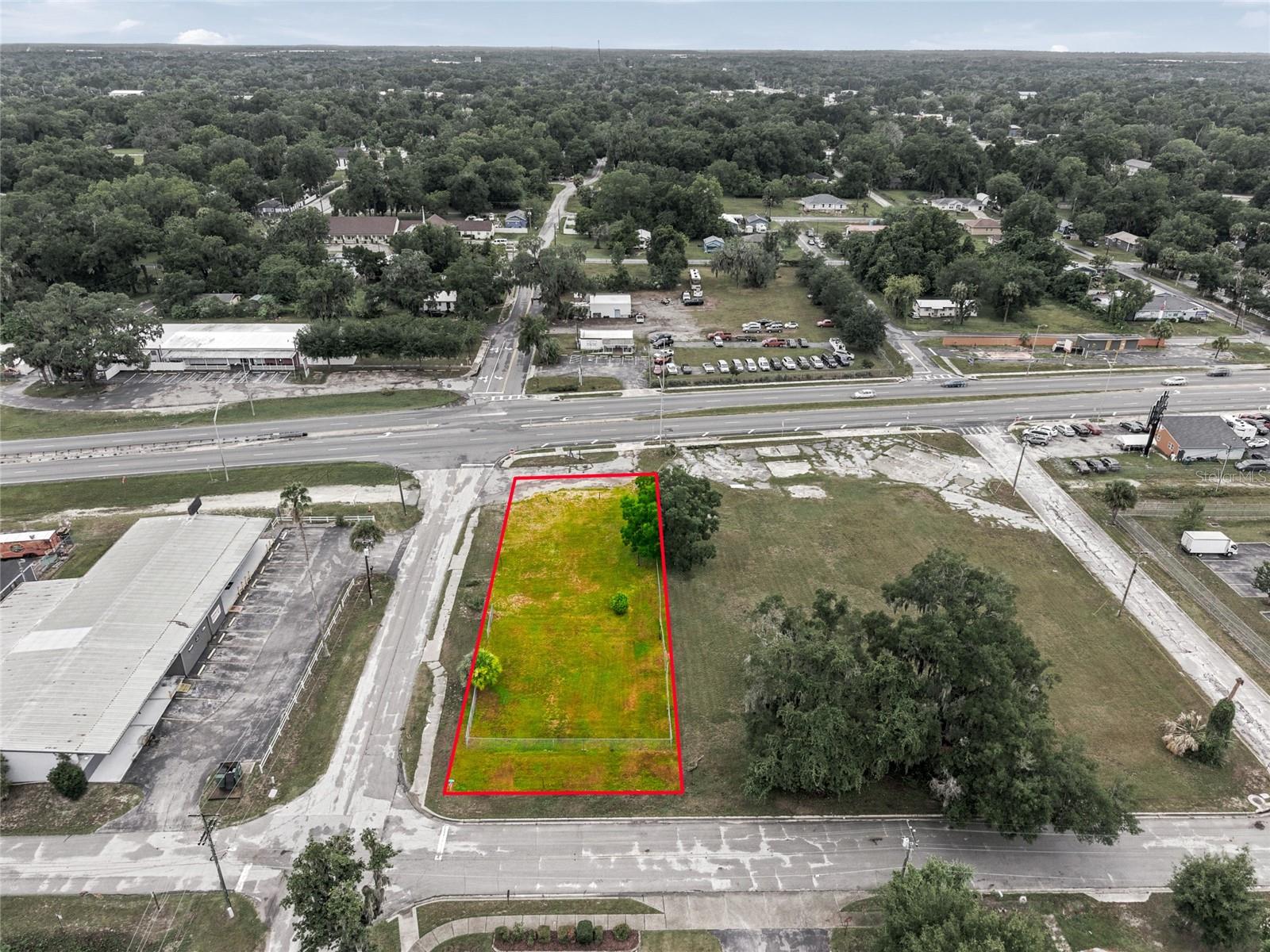 3rd image of 409 Nw 8Th St, Ocala, FL 34475 | MLS# OM728376