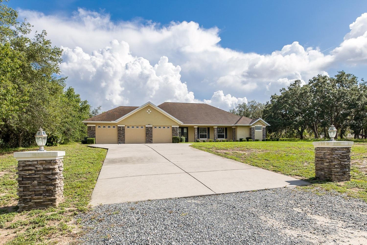 3rd image of 343 Royal Palm Wy, Spring Hill, FL 34608 | MLS# W7887601