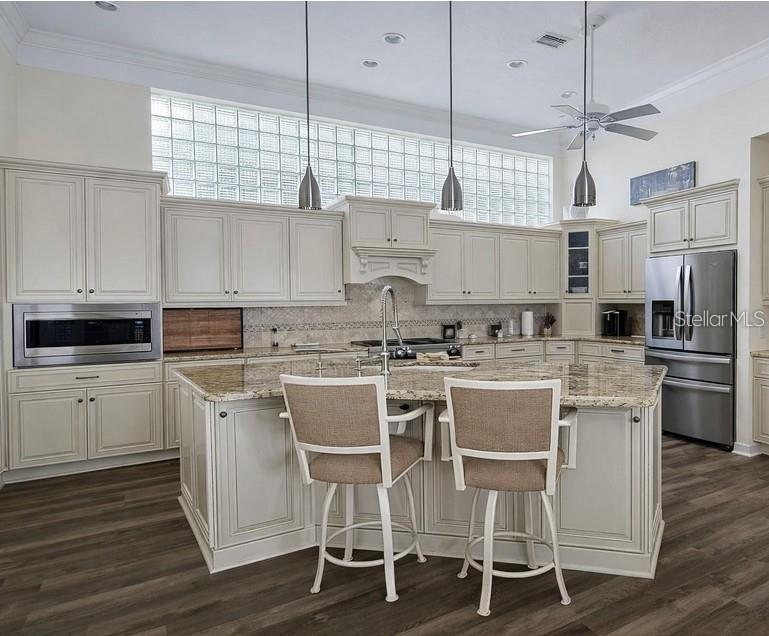2nd image of 618 Crossfield Cir, Venice, FL 34293 | MLS# O6424809