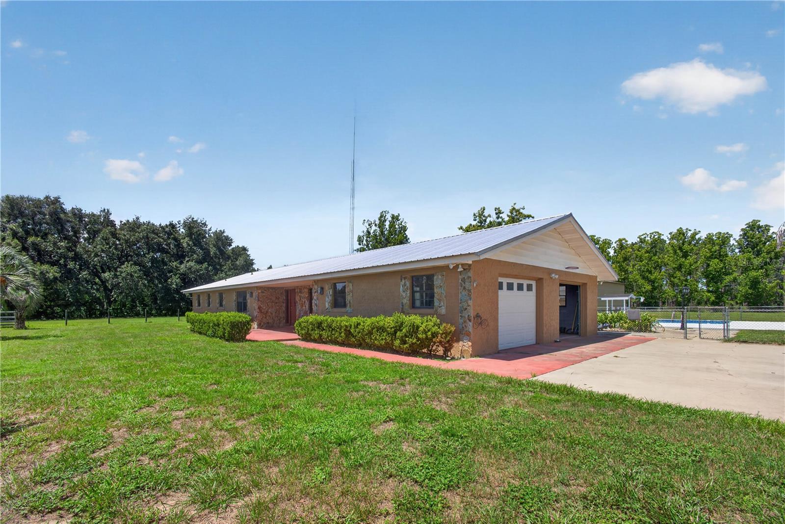 2nd image of 12776 Se 87th Ter, Belleview, FL 34420 | MLS# O6424814