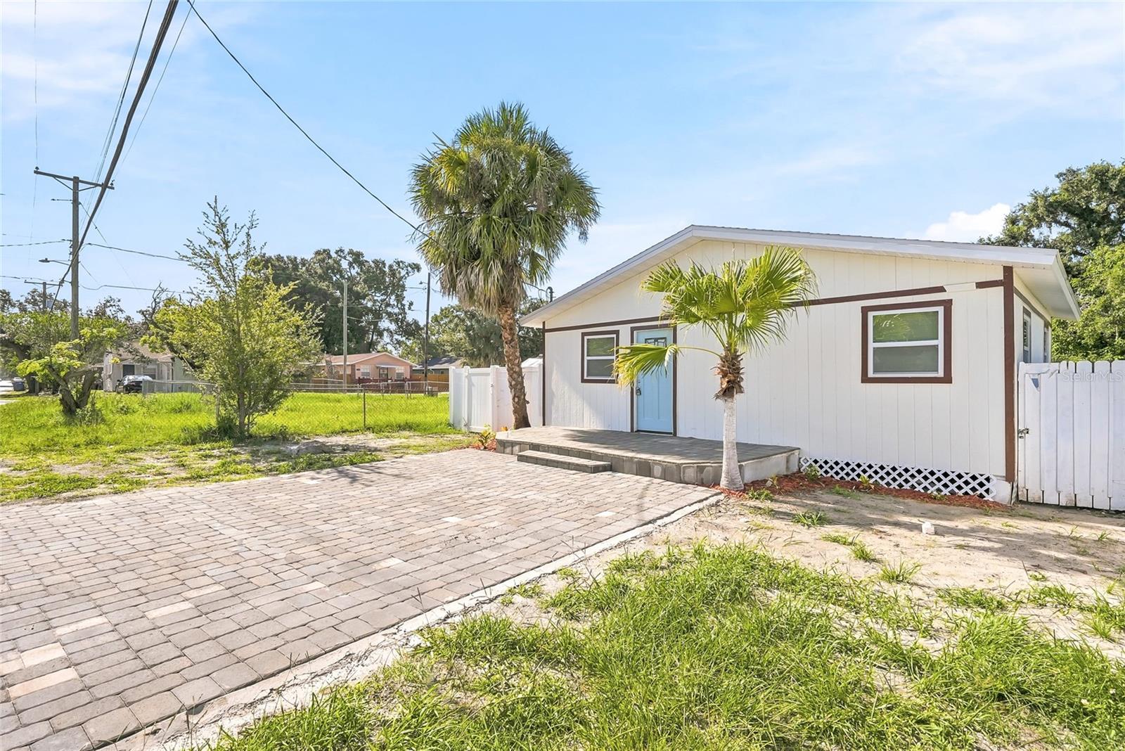 4th image of 1313 E Sitka St, Tampa, FL 33604 | MLS# TB8528925
