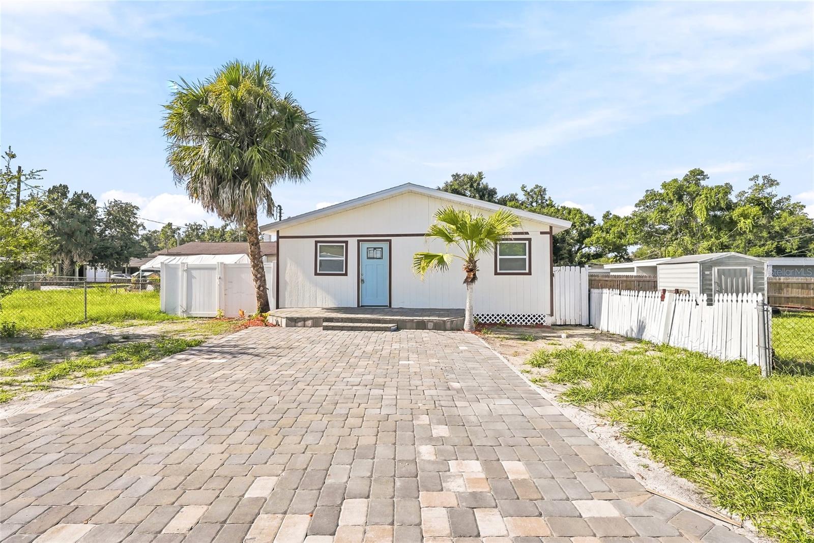 3rd image of 1313 E Sitka St, Tampa, FL 33604 | MLS# TB8528925