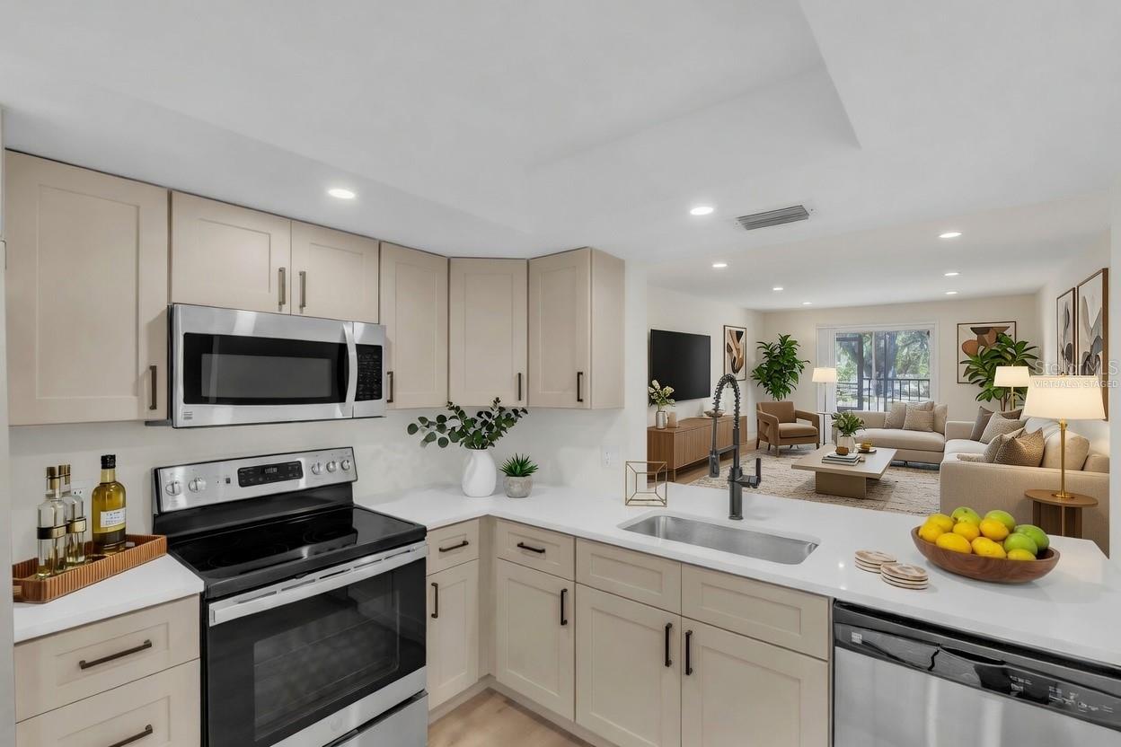 3rd image of 6304 Pointe W Blvd, Bradenton, FL 34209