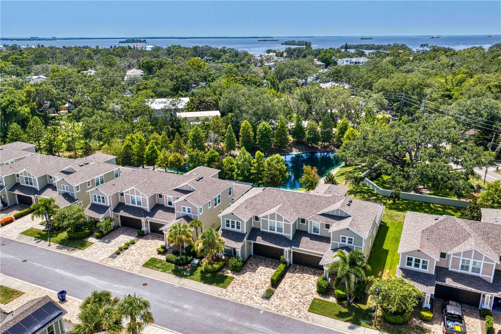 4th image of 602 Ozona Village Dr, Palm Harbor, FL 34683 | MLS# TB8529021
