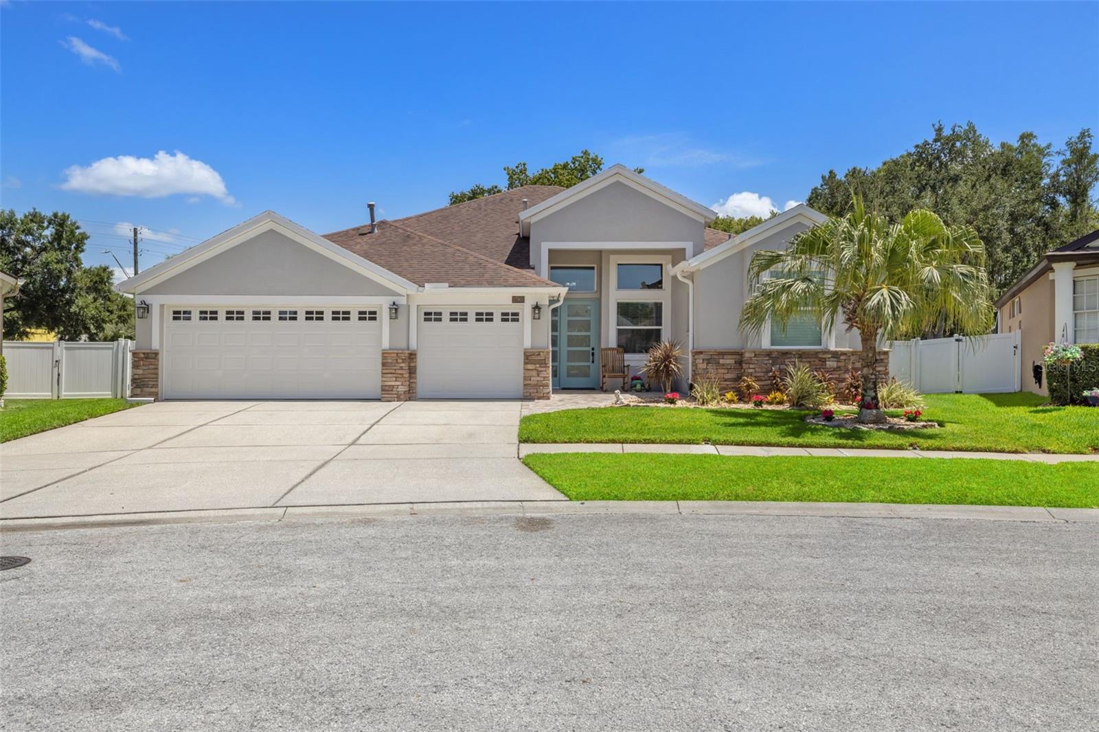 3rd image of 27901 Summer Pl Dr, Wesley Chapel, FL 33544 | MLS# TB8529090