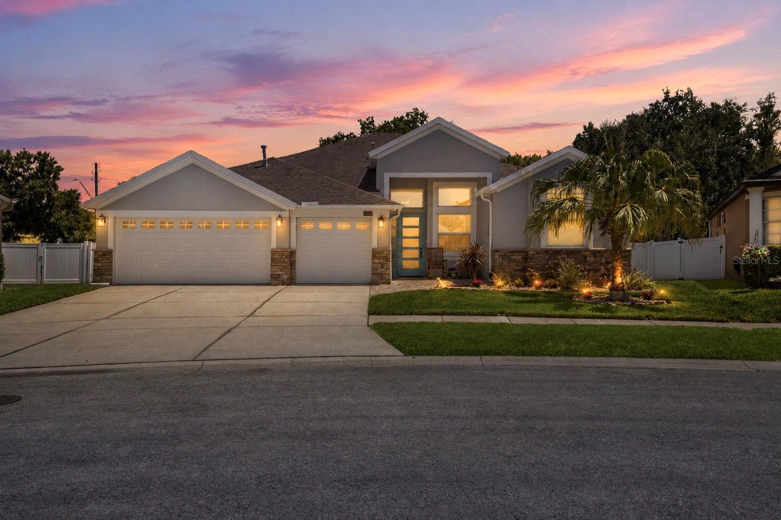 2nd image of 27901 Summer Pl Dr, Wesley Chapel, FL 33544 | MLS# TB8529090