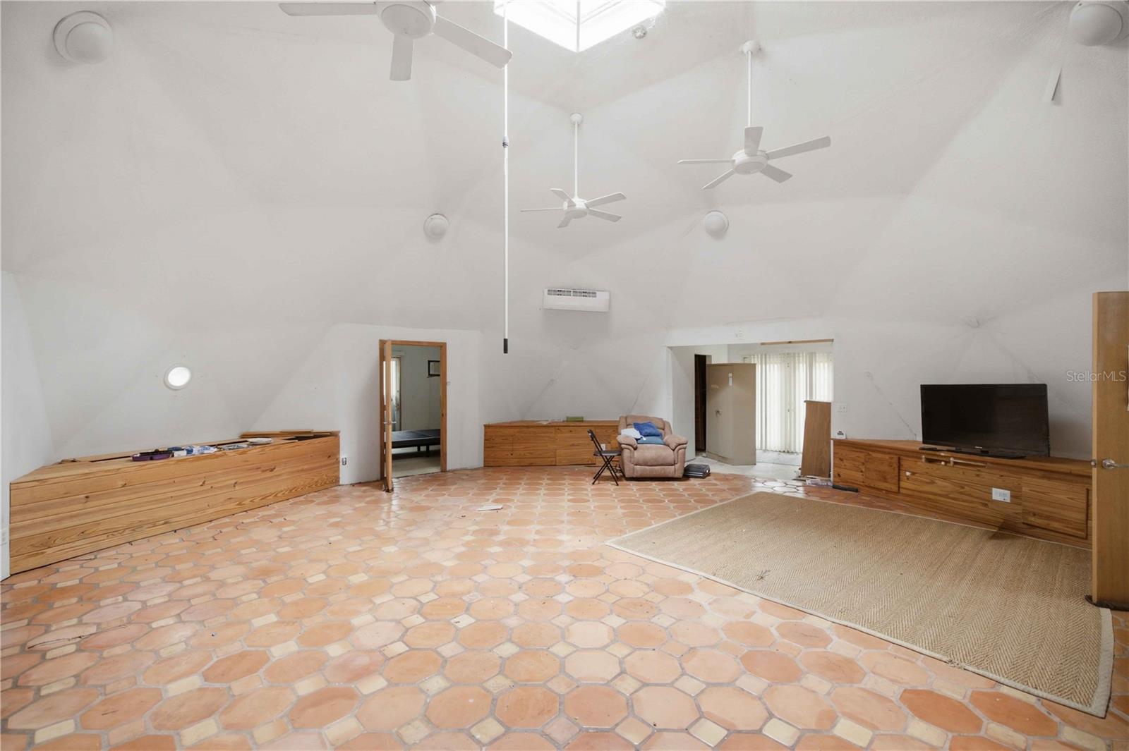 5th image of 12897 Nw Hwy 225, Reddick, FL 32686 | MLS# OM728438