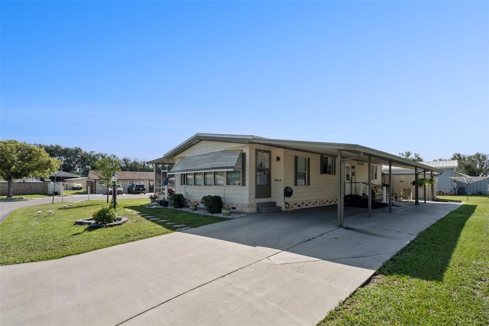 Homes for sale in Osteen, FL | 301 Lakeview Dr, Osteen, FL 32764 | MLS# O6424991