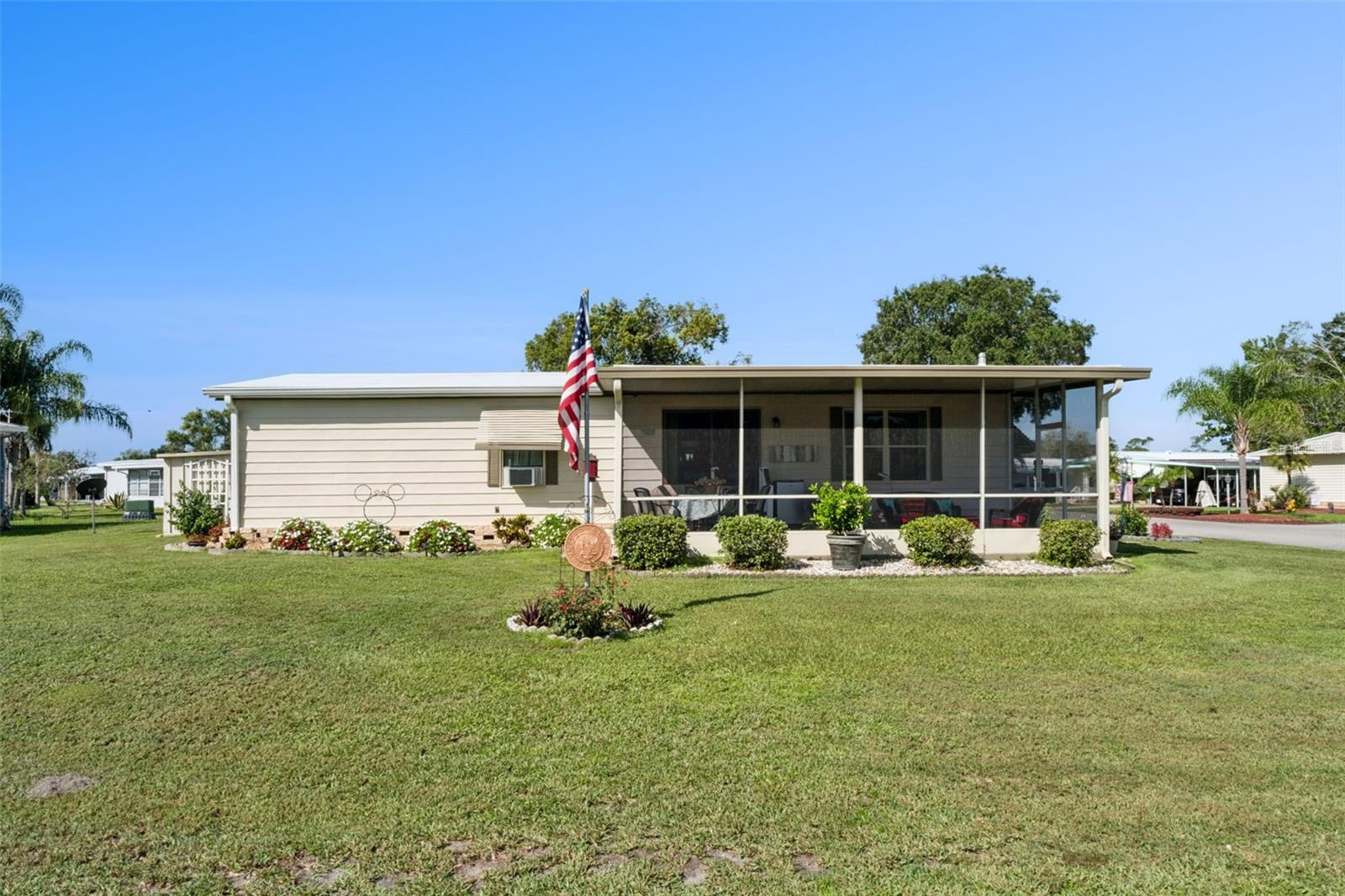 Homes for sale in Osteen, FL | 301 Lakeview Dr, Osteen, FL 32764 | MLS# O6424991