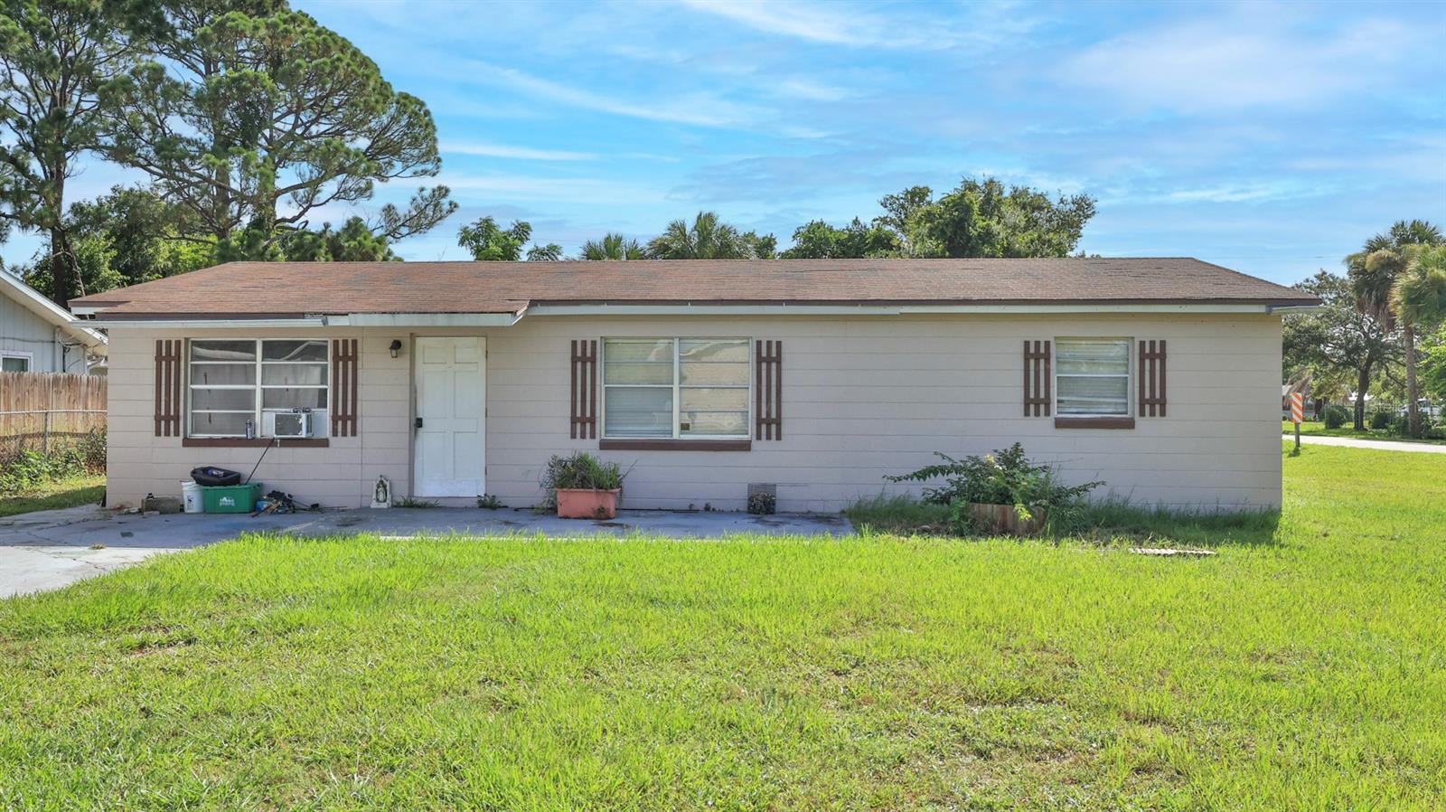 Homes for sale in Edgewater, FL | 1863 Fern Palm Dr, Edgewater, FL 32141 | MLS# NS1088736