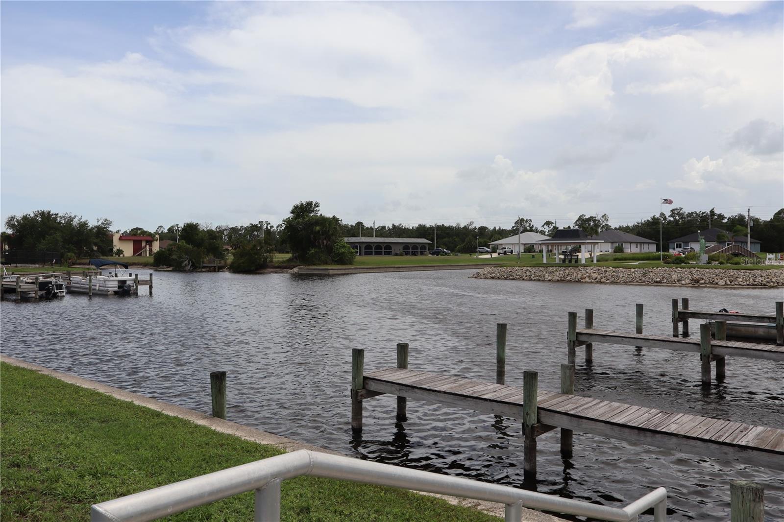 5th image of 18 Golfview Ct, Rotonda West, FL 33947 | MLS# D6148076