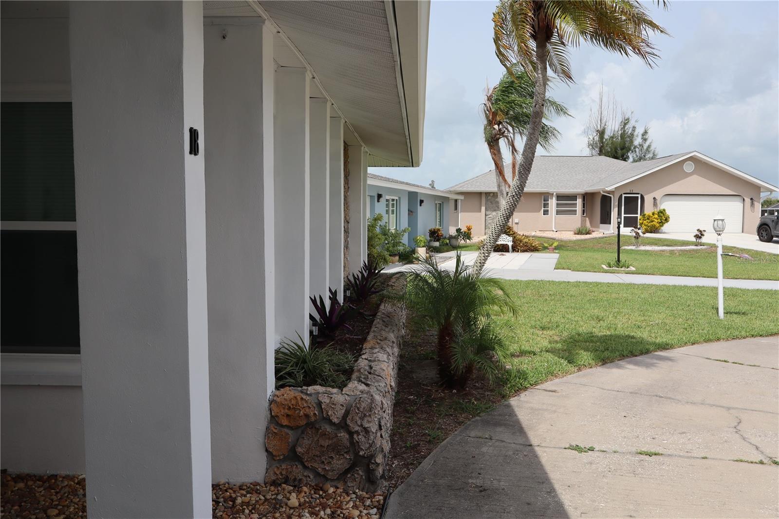 4th image of 18 Golfview Ct, Rotonda West, FL 33947 | MLS# D6148076