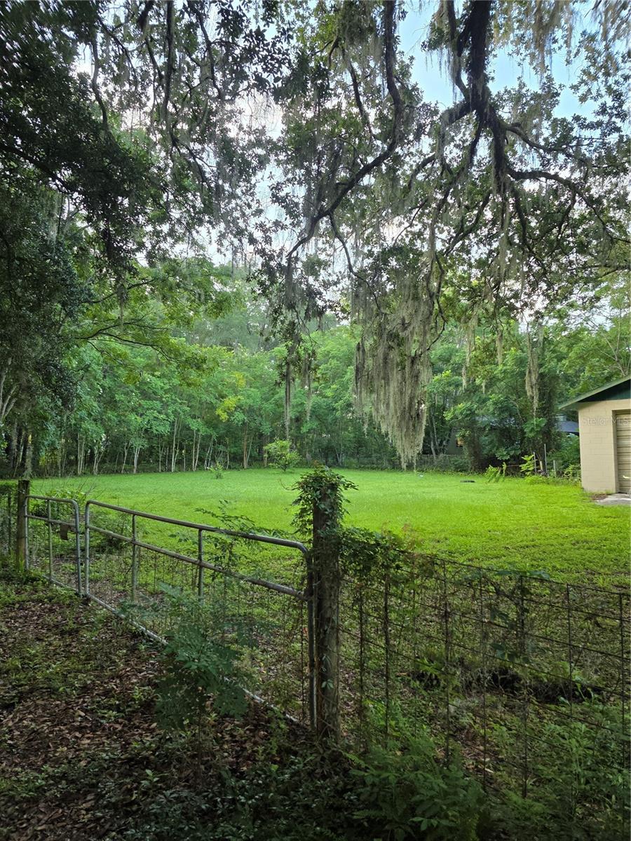 8th image of 11647 Se 60th Ave, Belleview, FL 34420 | MLS# OM728471