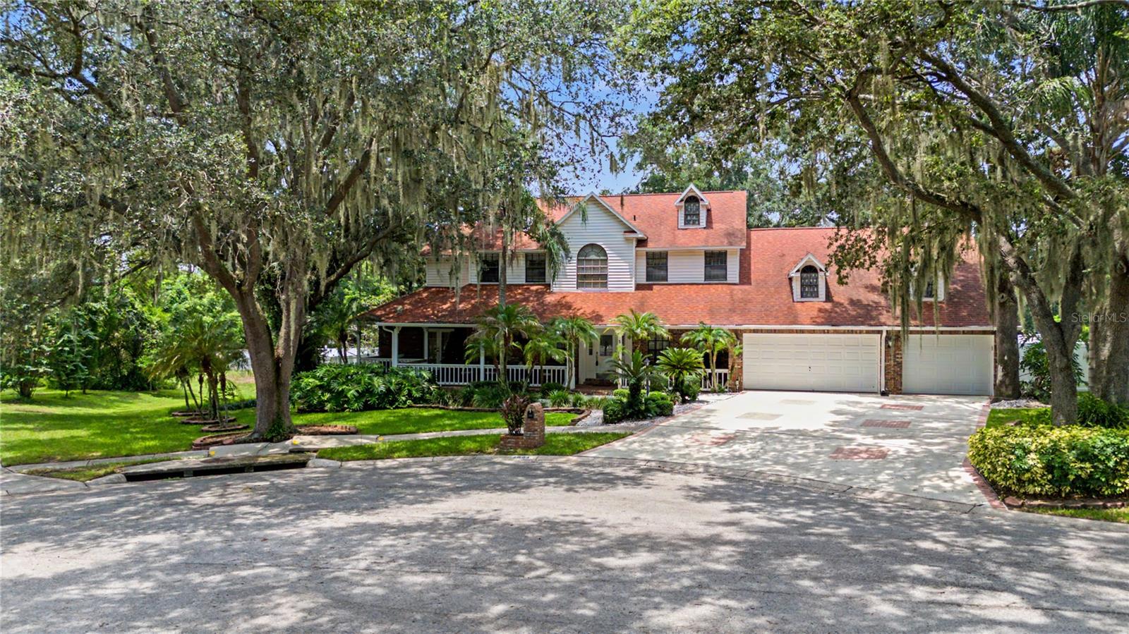 60th image of 2004 Oakwood Knoll Ct, Valrico, FL 33596 | MLS# TB8529278