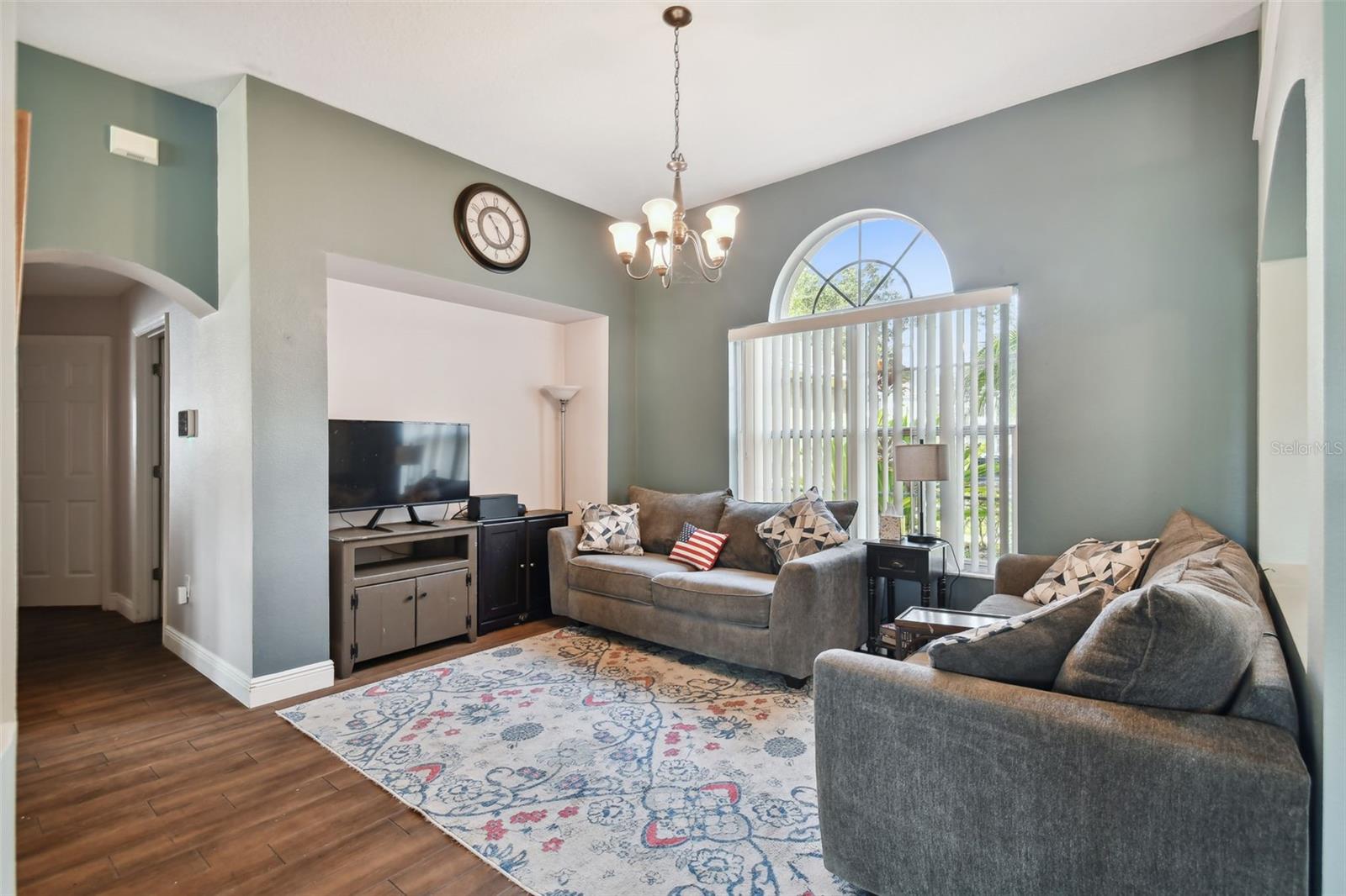 3rd image of 16920 Falconridge Rd, Lithia, FL 33547 | MLS# TB8529339