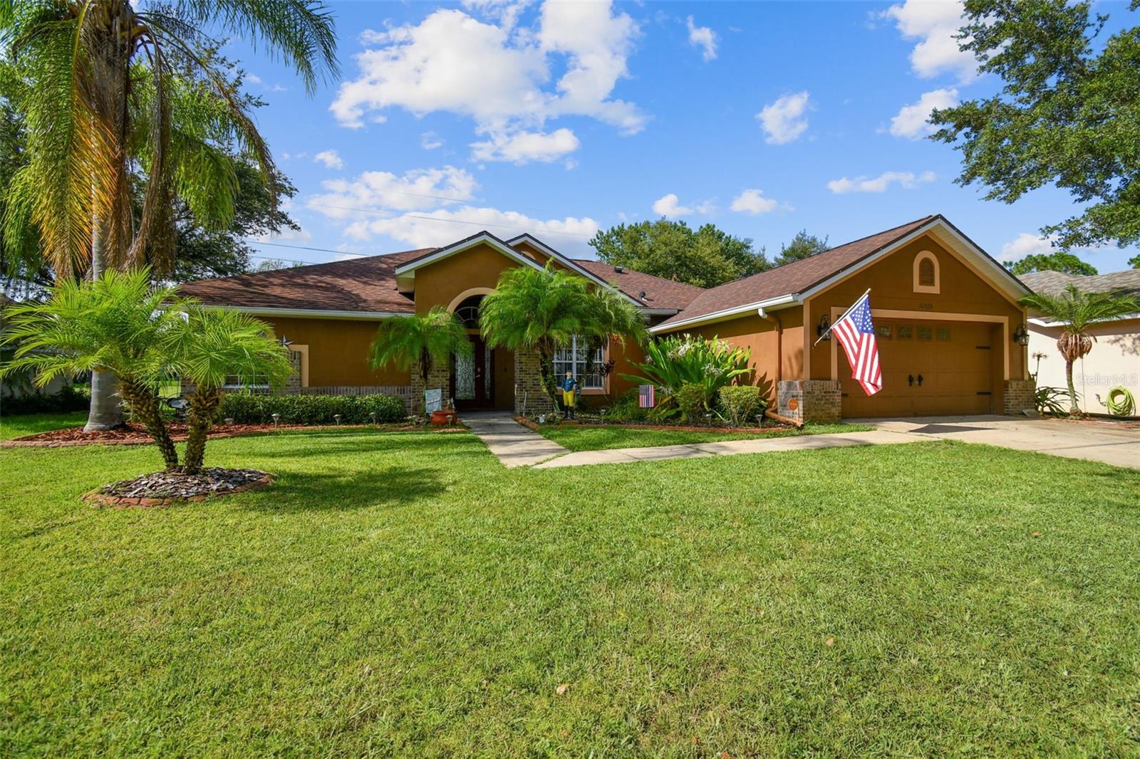 2nd image of 16920 Falconridge Rd, Lithia, FL 33547 | MLS# TB8529339