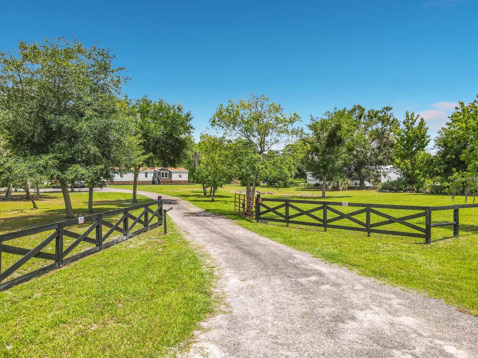 Homes for sale in Osteen, FL | 353 Uranus Trl, Osteen, FL 32764 | MLS# O6425204