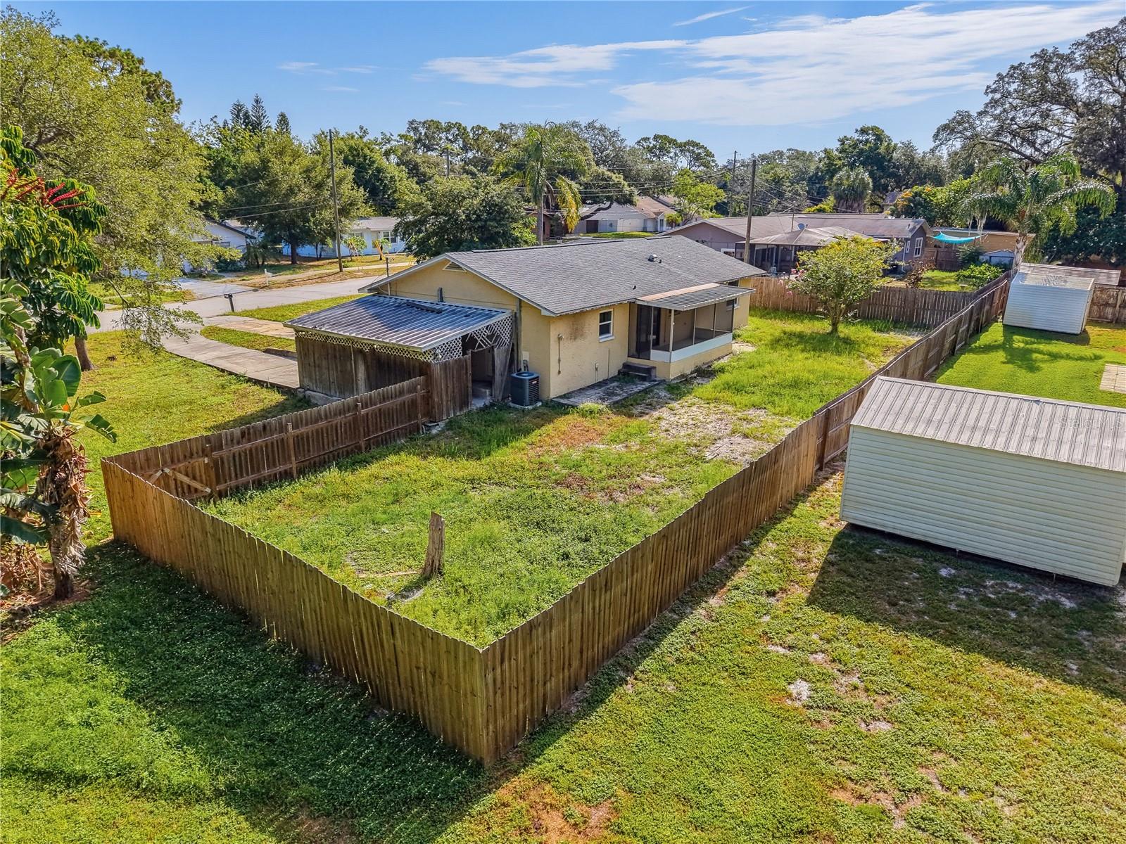 4th image of 1116 E Oakwood St, Tarpon Springs, FL 34689 | MLS# W7887662