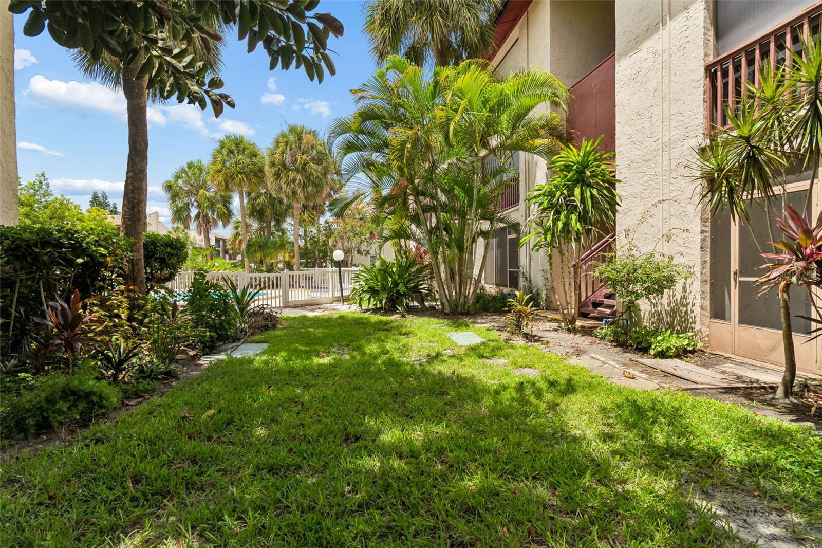 2nd image of 3841 S Lake Dr, TAMPA, FL 33614