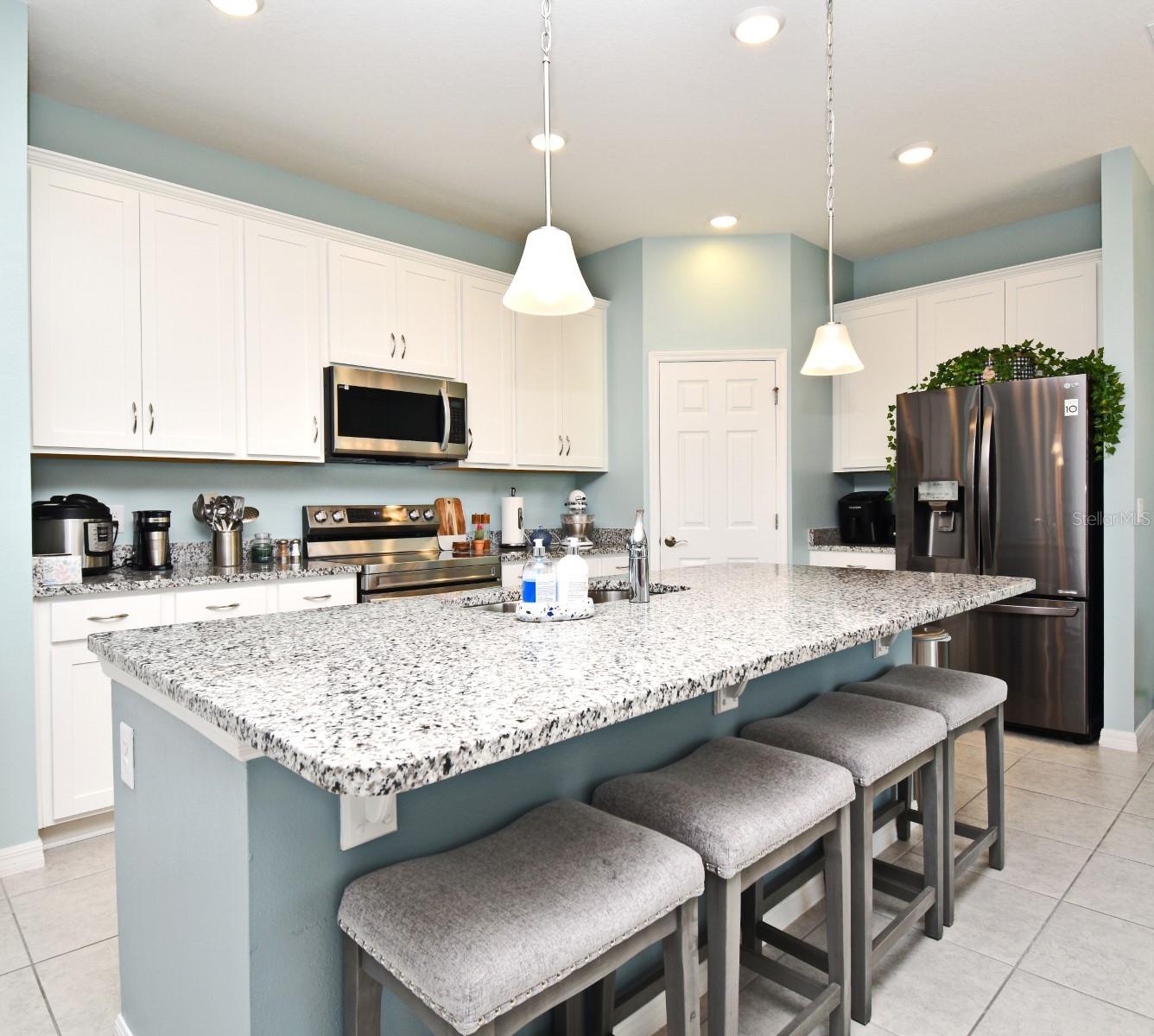 3rd image of 33291 Rembrandt Ln, Sorrento, FL 32776 | MLS# O6425243