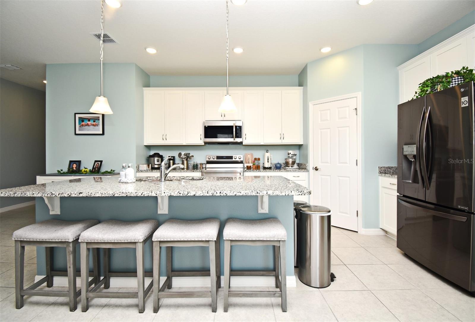 4th image of 33291 Rembrandt Ln, Sorrento, FL 32776 | MLS# O6425243