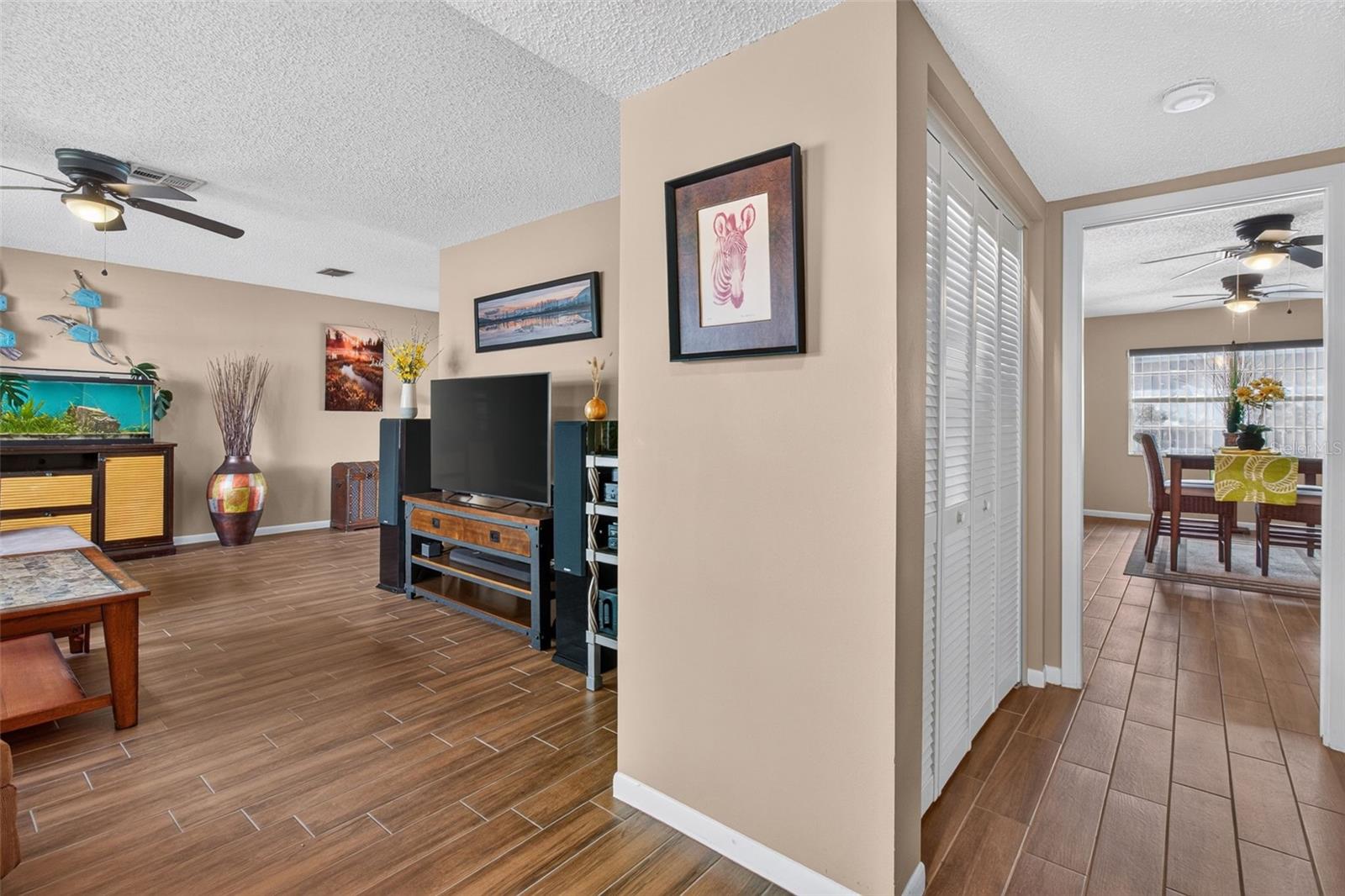 3rd image of 2221 Colonial Dr, Dunedin, FL 34698 | MLS# TB8529426