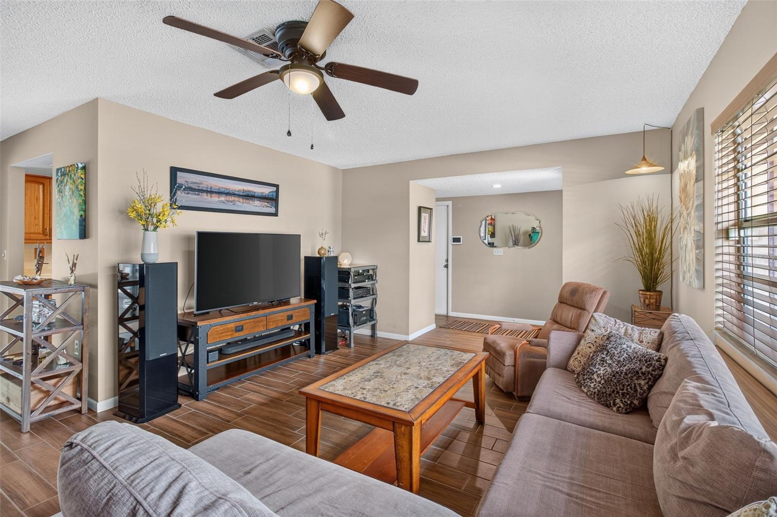 5th image of 2221 Colonial Dr, Dunedin, FL 34698 | MLS# TB8529426