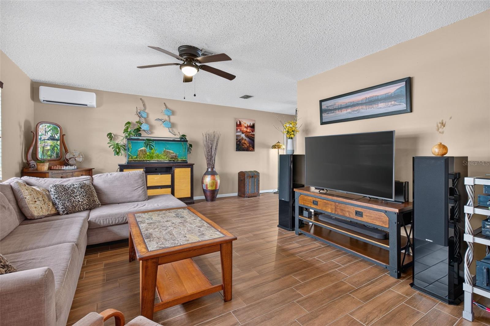 4th image of 2221 Colonial Dr, Dunedin, FL 34698 | MLS# TB8529426