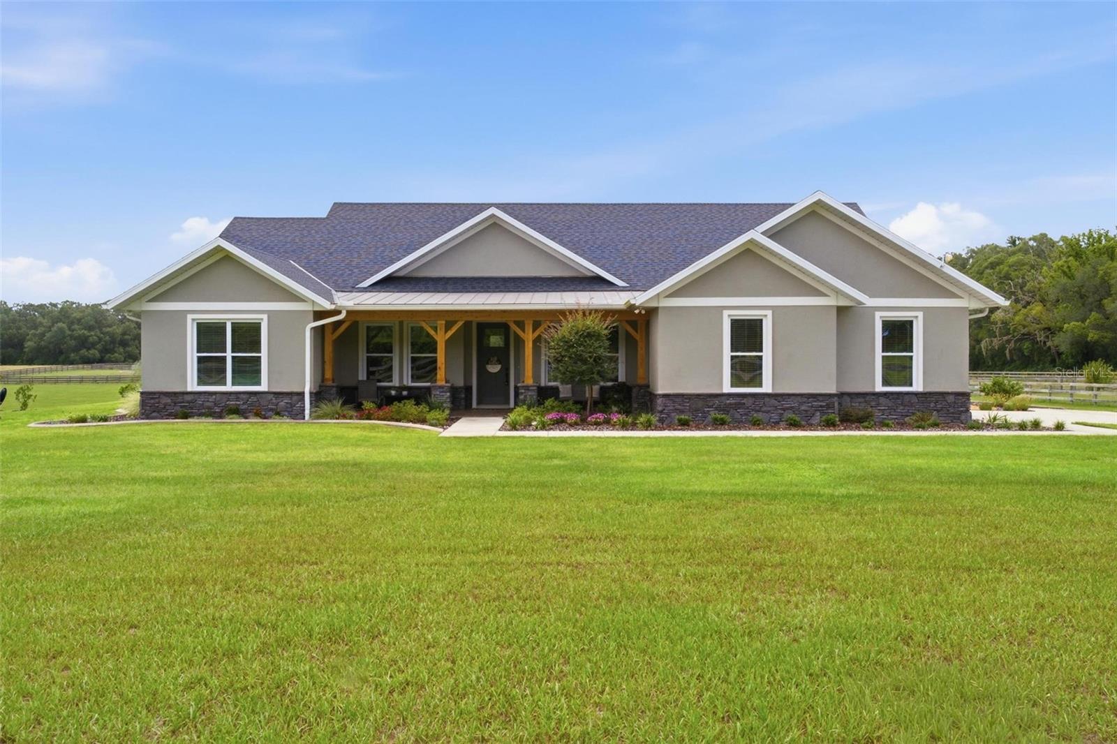 Homes for sale in Weirsdale, FL | 16241 Se 150th Ave, Weirsdale, FL 32195 | MLS# G5115120