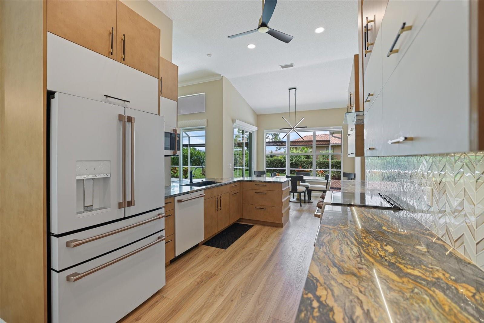 5th image of 567 Lake Of The Woods Dr, Venice, FL 34293 | MLS# A4700082