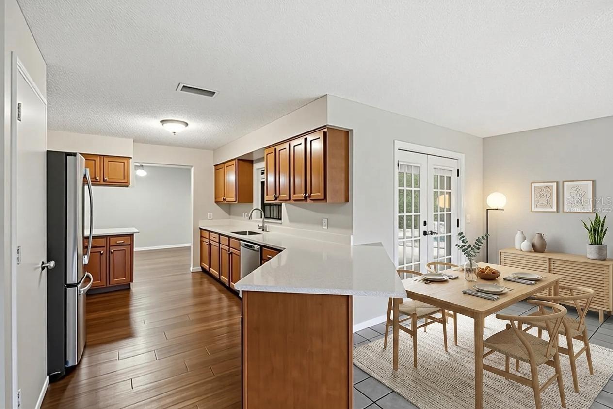 3rd image of 408 Coleman Dr, Winter Haven, FL 33884 | MLS# O6425340