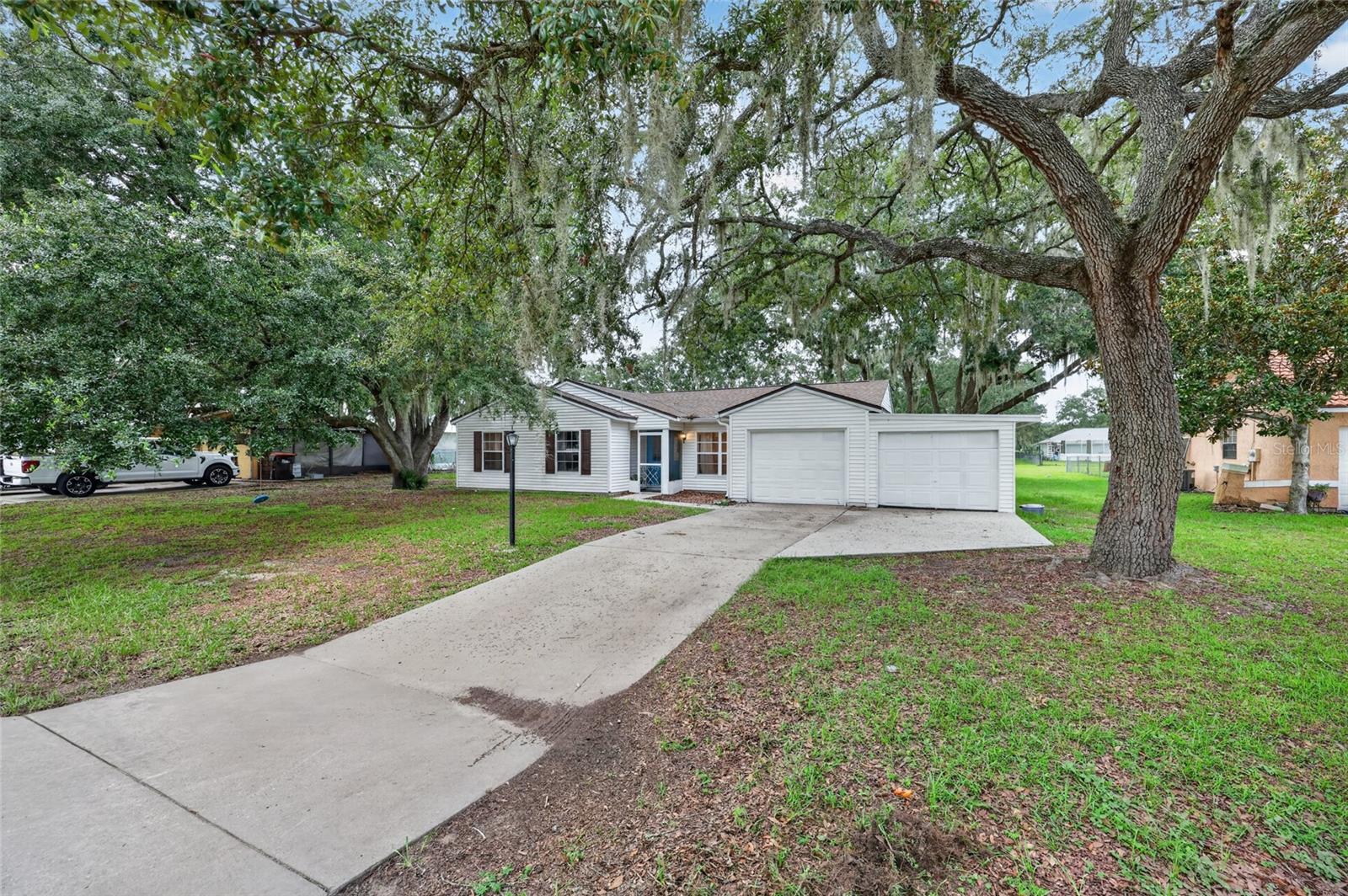 4th image of 303 Oak Track Pass, Ocala, FL 34472 | MLS# OM728533