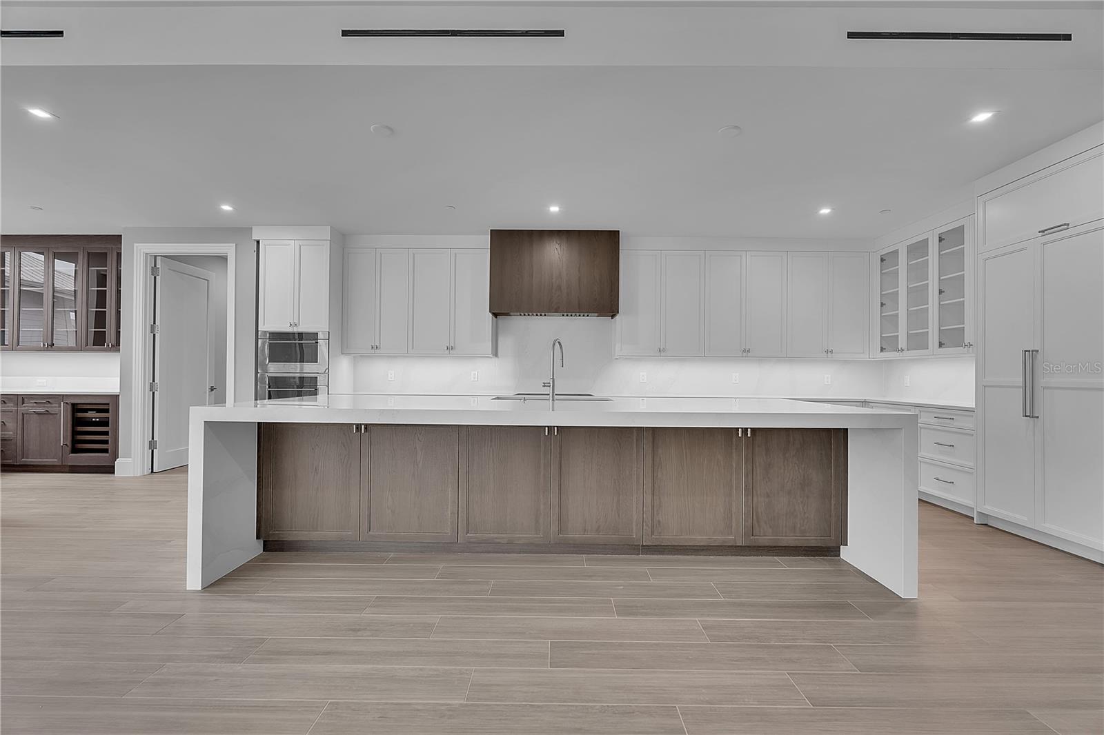 4th image of 70 Avenida Veneccia #304, Sarasota, FL 34242 | MLS# A4700103