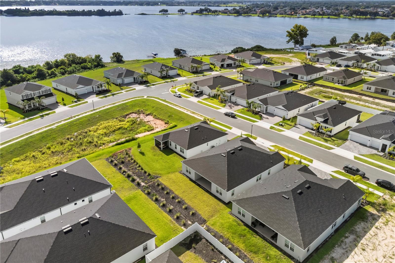 5th image of 1714 Upland Ln, Winter Haven, FL 33884 | MLS# O6425448