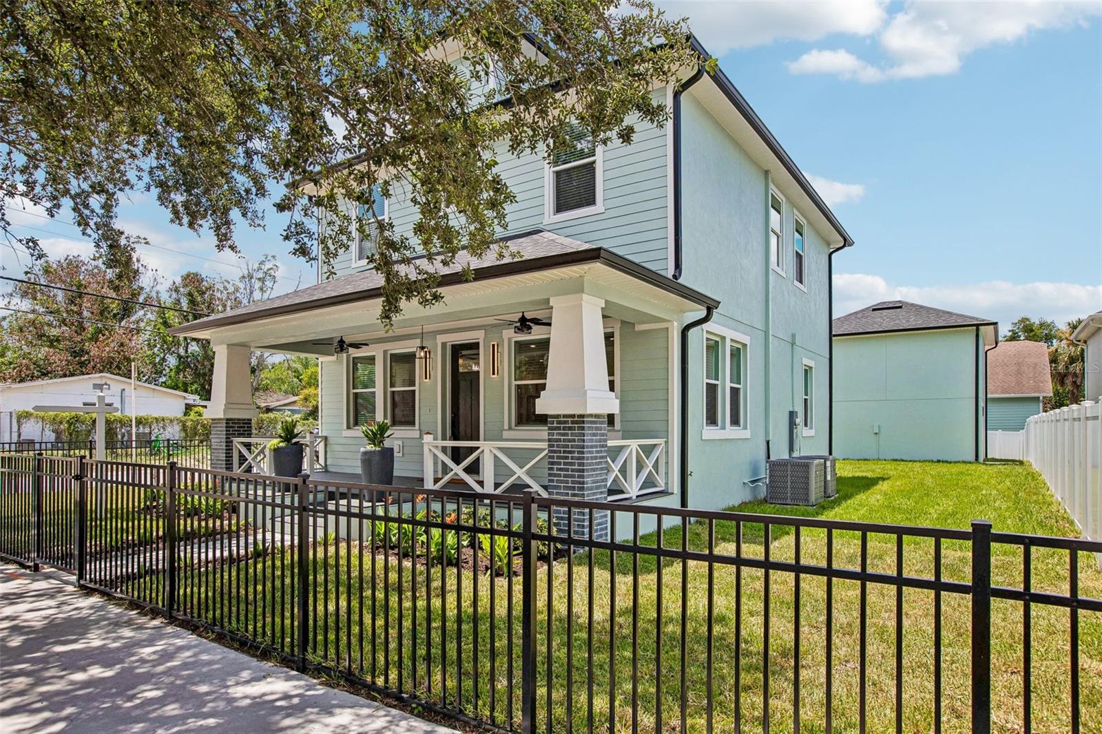4th image of 406 E Chelsea St, Tampa, FL 33603 | MLS# TB8529716