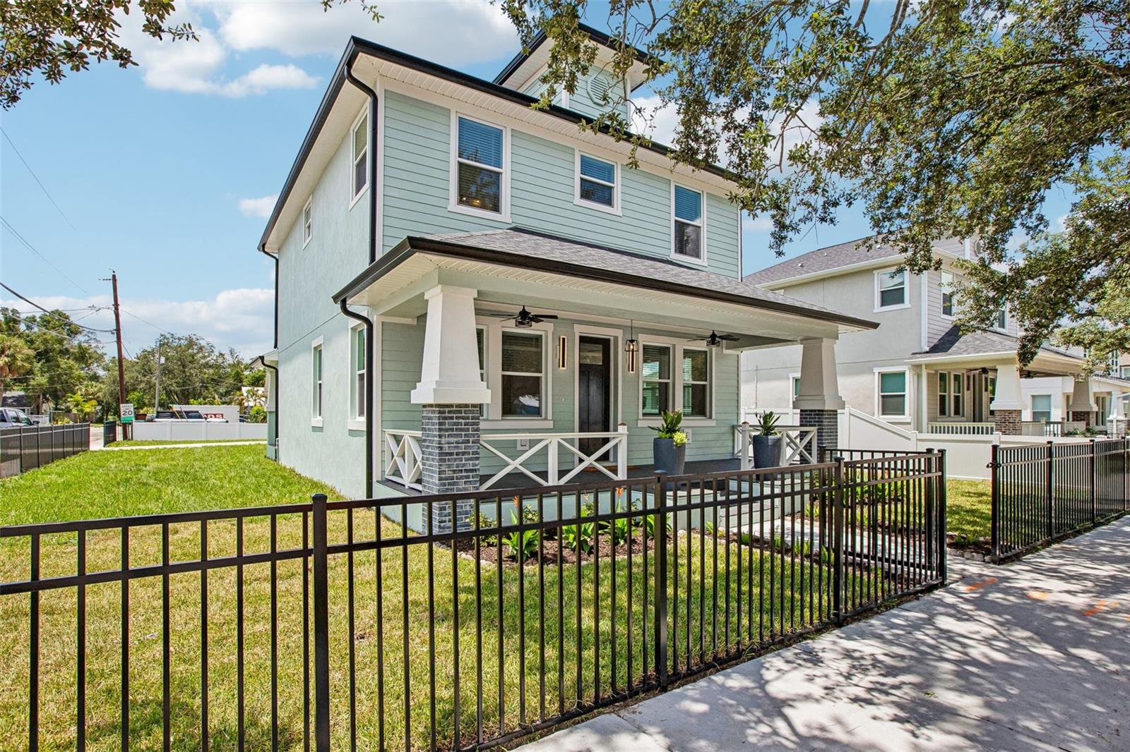 3rd image of 406 E Chelsea St, Tampa, FL 33603 | MLS# TB8529716