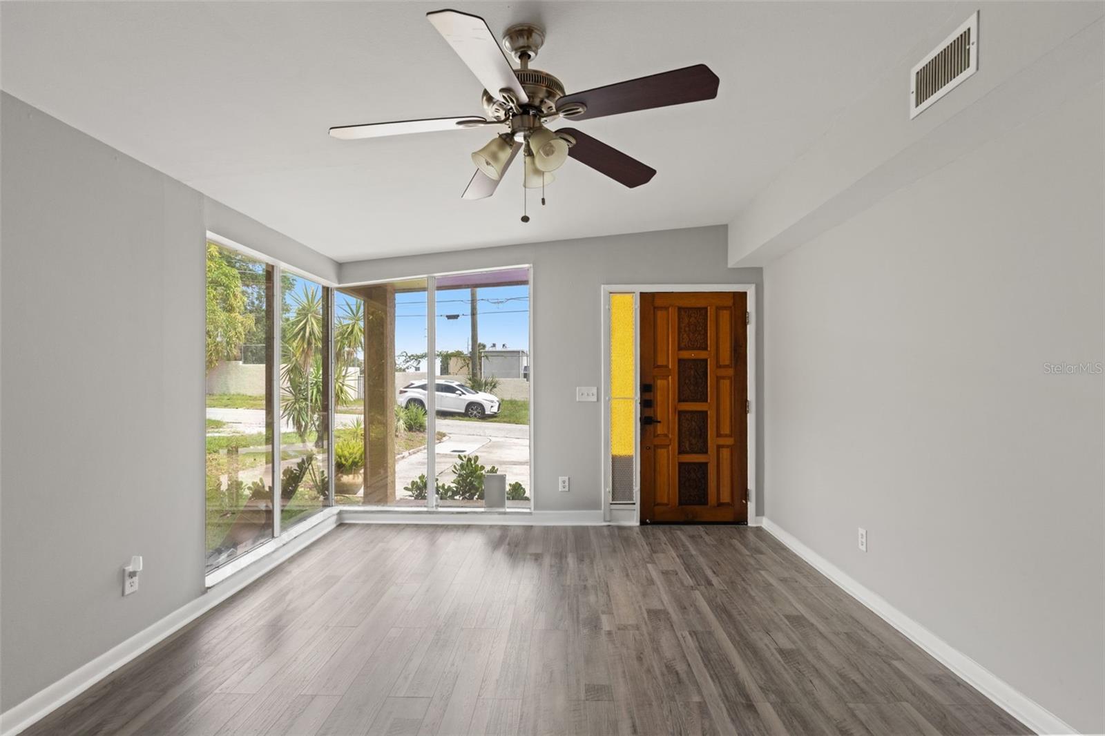 3rd image of 2116 W Abdella St, Tampa, FL 33607 | MLS# TB8529729