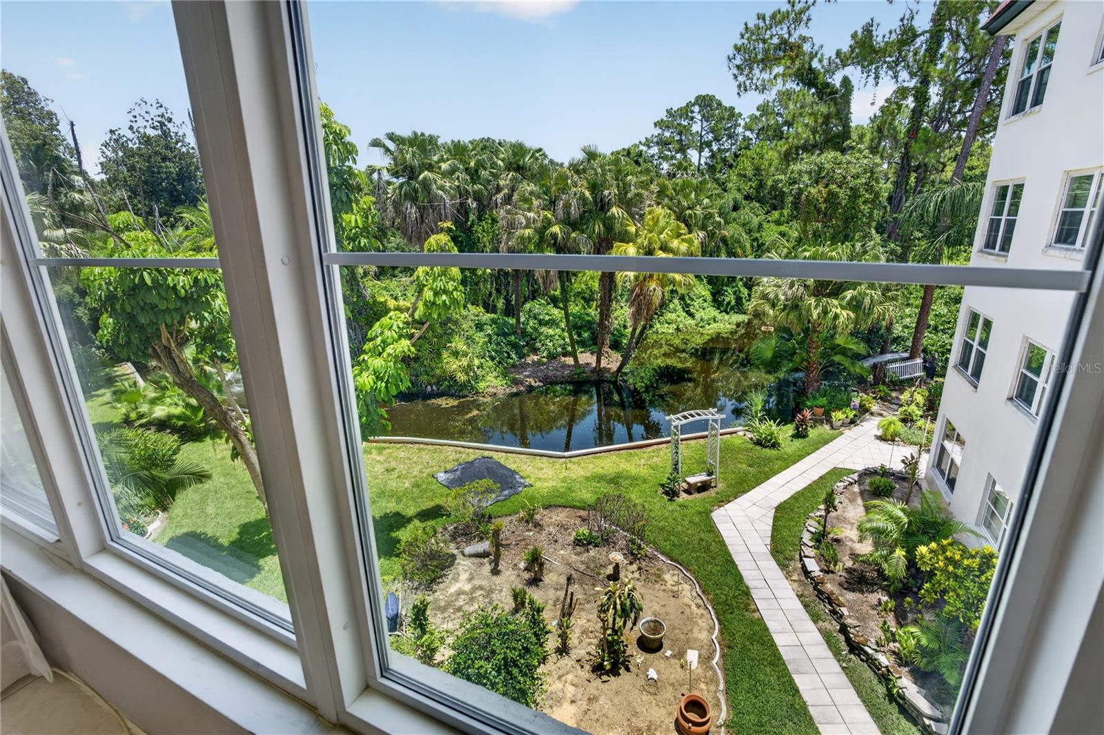 2nd image of 200 El Camino Dr, WINTER HAVEN, FL 33884