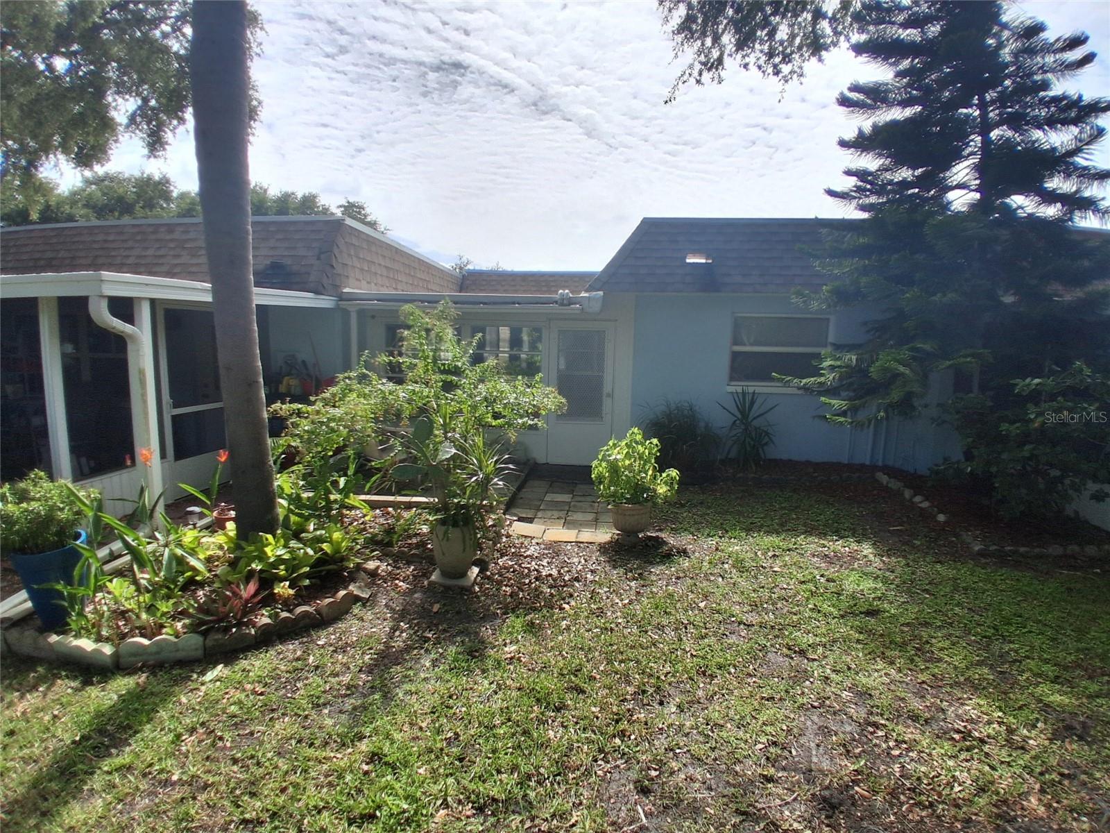 12th image of 125 Portree Dr, Dunedin, FL 34698 | MLS# TB8529769
