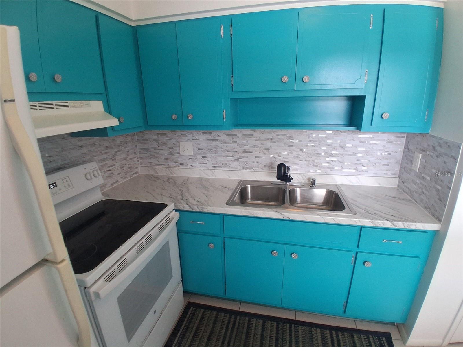 3rd image of 125 Portree Dr, Dunedin, FL 34698 | MLS# TB8529769