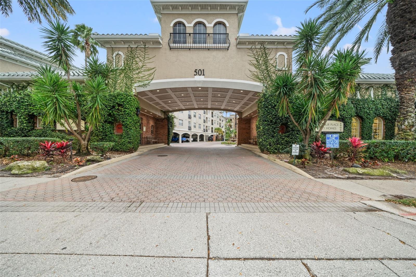 3rd image of 501 Knights Run Ave #2111, Tampa, FL 33602 | MLS# TB8529805