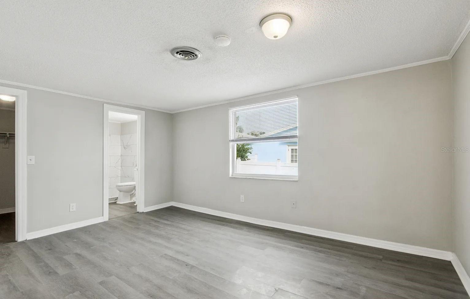 5th image of 1018 Osprey Ct, Dunedin, FL 34698 | MLS# TB8529884