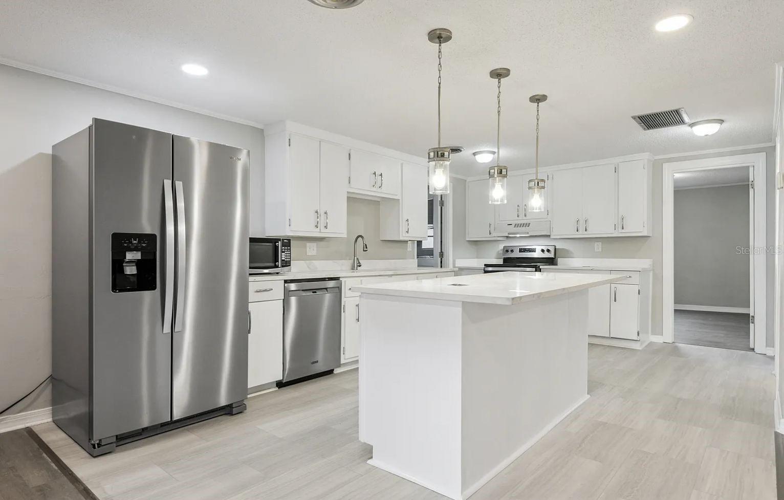 11th image of 1018 Osprey Ct, Dunedin, FL 34698 | MLS# TB8529884