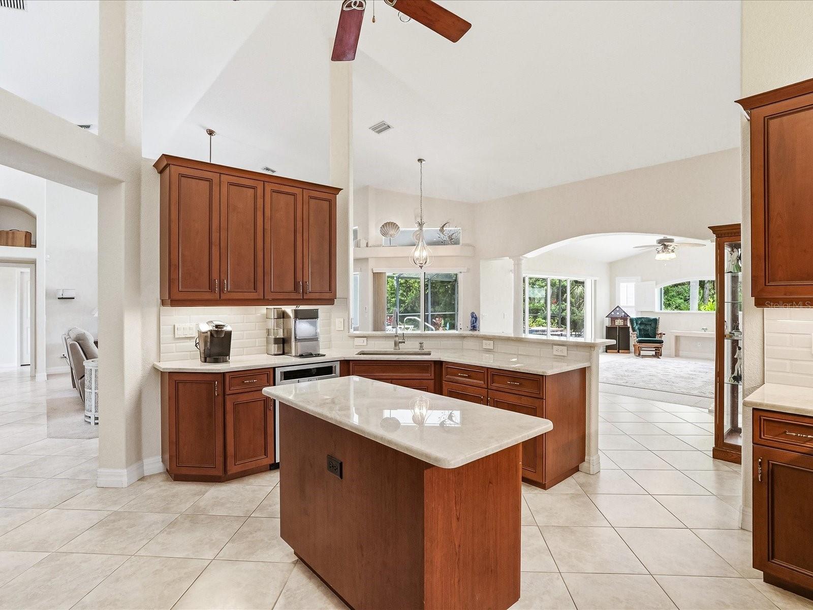 4th image of 61 Pine Valley Ct, Rotonda West, FL 33947 | MLS# C7528474