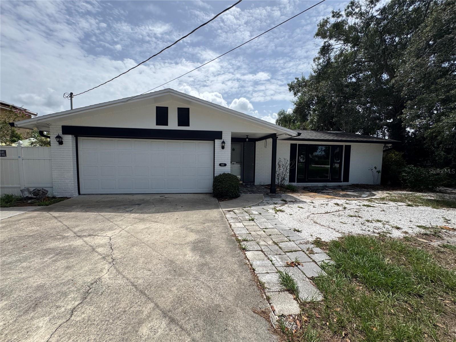 3rd image of 907 S Florida Ave, Tarpon Springs, FL 34689 | MLS# A4700237