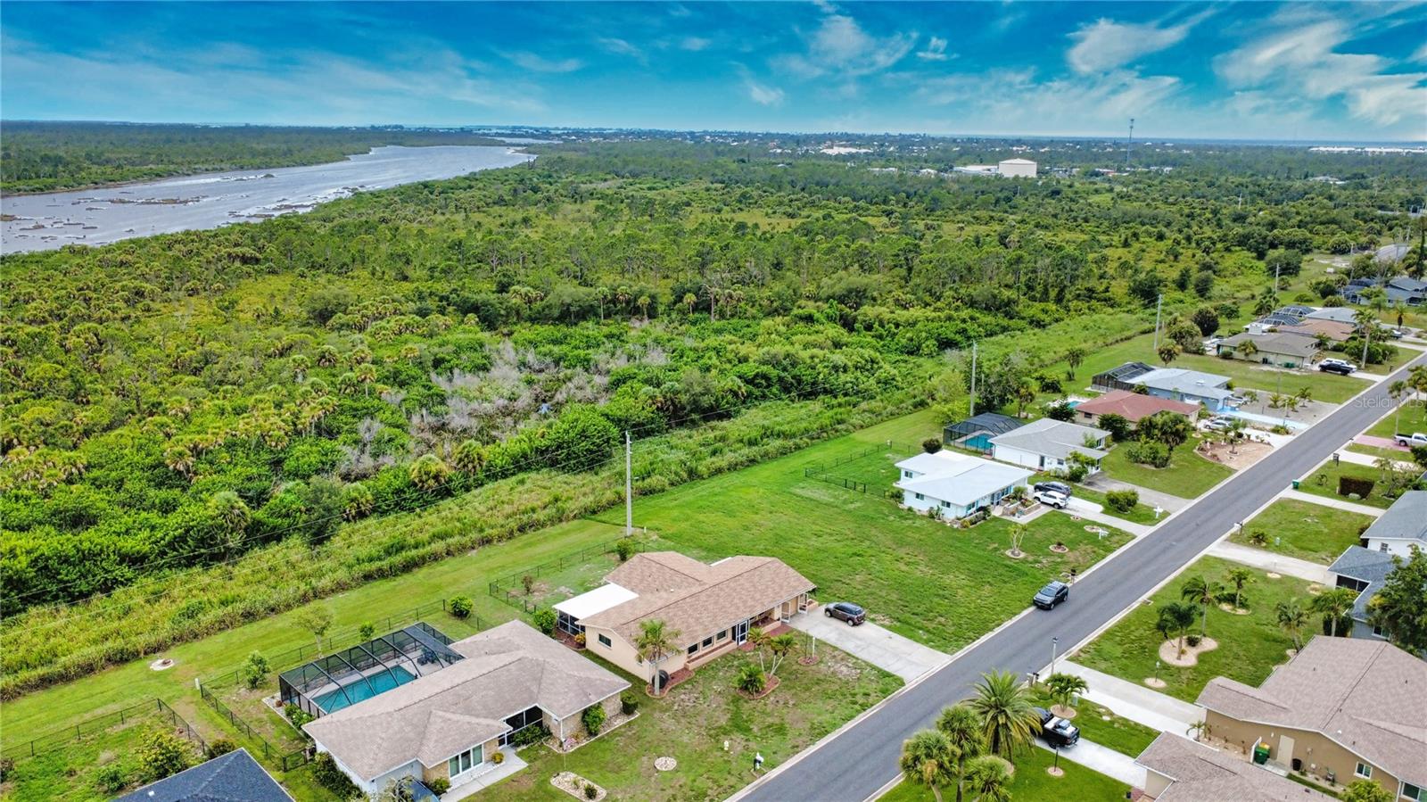 3rd image of 27 Annapolis Ln, Rotonda West, FL 33947 | MLS# D6148112