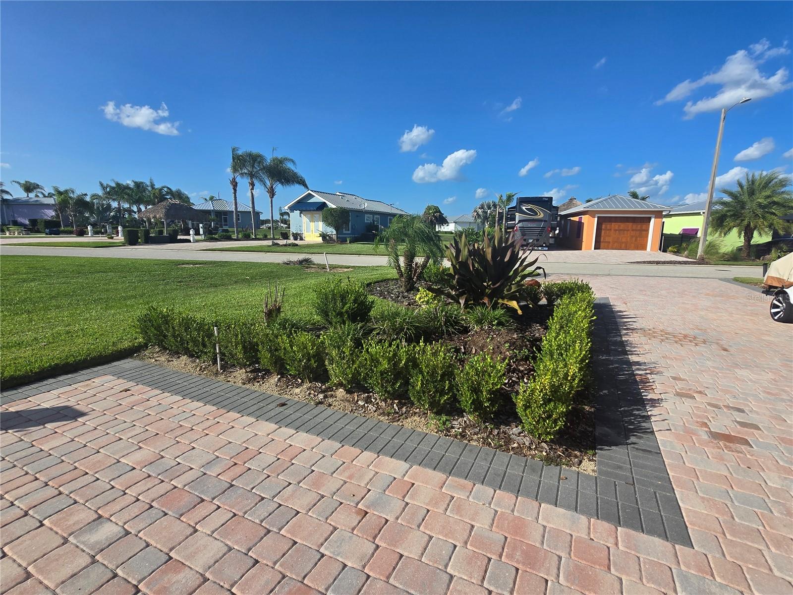3rd image of 3063 Wood Duck Dr, Polk City, FL 33868 | MLS# S5153876