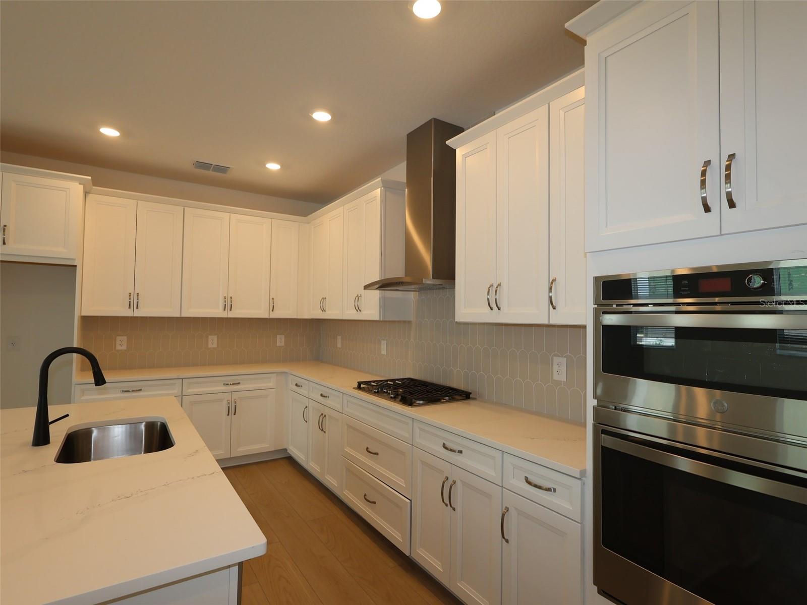 3rd image of 4438 Sunset Garden St, Bradenton, FL 34210 | MLS# R4911664
