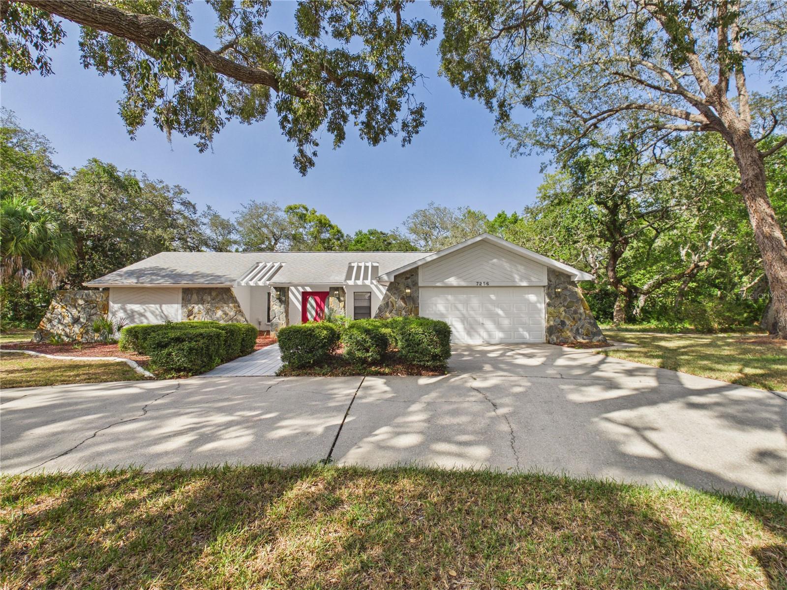 1st image of 7256 Royal Oak Dr, Spring Hill, FL 34607 | MLS# OM728660